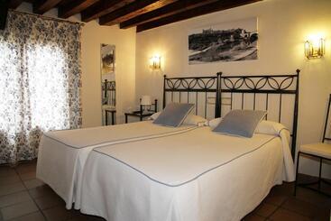 هتل Hostal La Posada De Zocodover