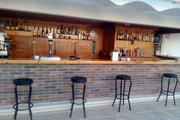 هتل Hostal Lleida