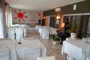 هتل Hostal Lleida