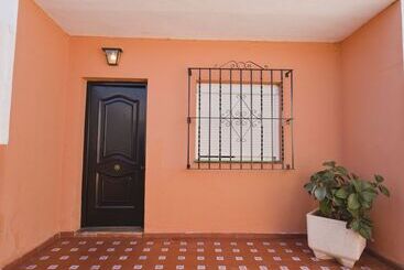 هتل Hostal Nueva Andalucia