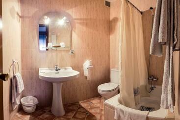 هتل Hostal Romi
