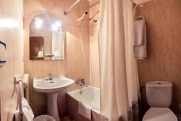 هتل Hostal Romi