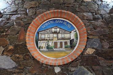 هتل Hostal San Blas