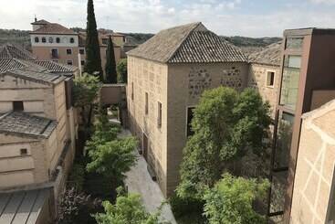 هتل Hostal Santo Tomé