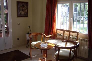 هتل Hostal Siete Picos