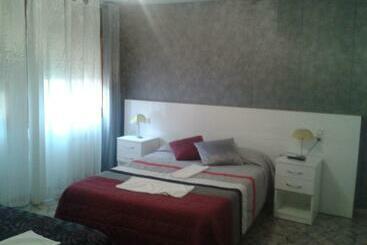 هتل Hostal Texas 2