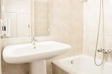 هتل Hostal Tormes