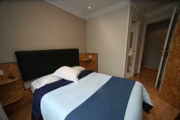 هتل Hostal Vitorina