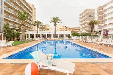 هتل Monterrey Roses By Pierre & Vacances