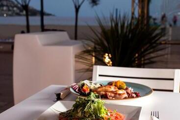 هتل Monterrey Roses By Pierre & Vacances