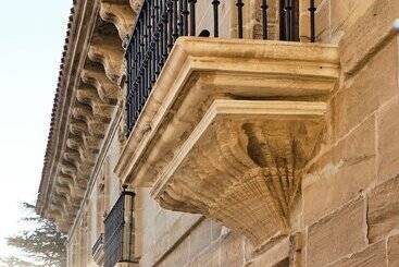 هتل Palacio De Samaniego