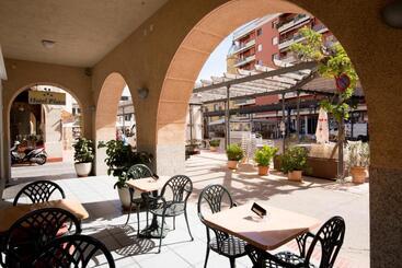 هتل Plaça