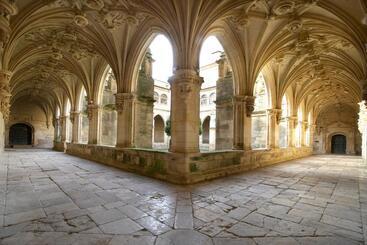 هتل Real Monasterio De San Zoilo