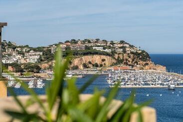 Montjoi by Brava Hoteles