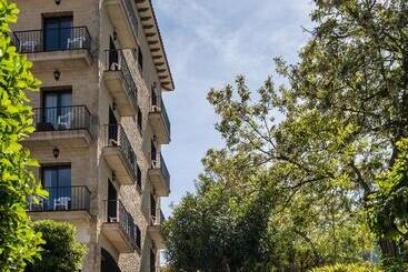 Montjoi by Brava Hoteles