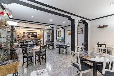 پانسیون Arenal Suites Bilbao