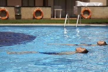 استراحتگاه Aparthotel Golf Beach