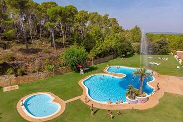 استراحتگاه Aparthotel Golf Beach
