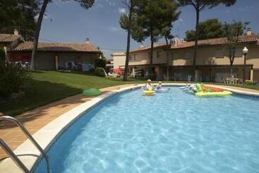 استراحتگاه Aparthotel Golf Beach