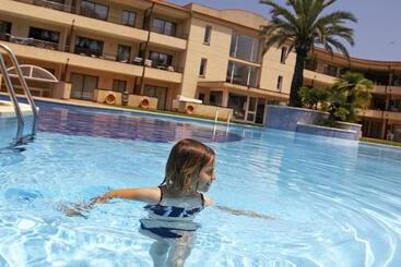 استراحتگاه Aparthotel Golf Beach