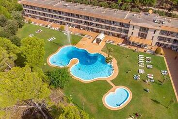 استراحتگاه Aparthotel Golf Beach