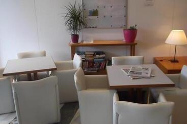 استراحتگاه Aparthotel Golf Beach
