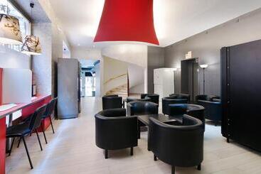 مسافرخانه Atenas Granada