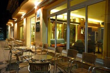 Hostal Rom Familiar