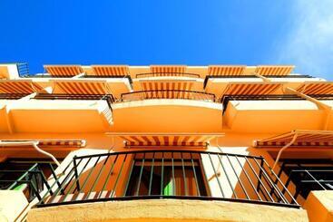 Hostal Rom Familiar
