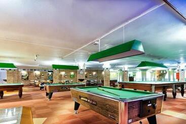 هتل Bull Escorial & Spa