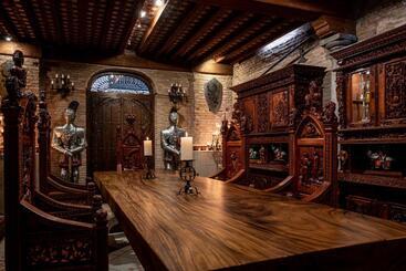هتل Casa De Reyes