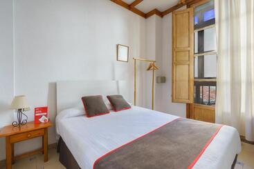 هتل Hostal Austria