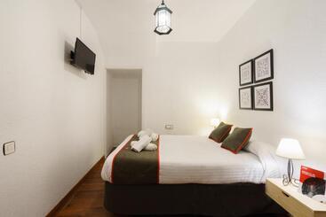 هتل Hostal Austria