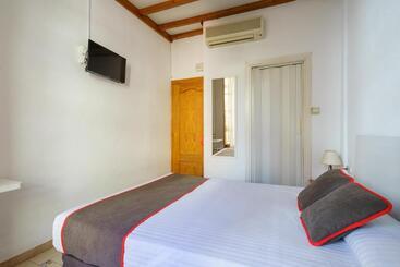 هتل Hostal Austria