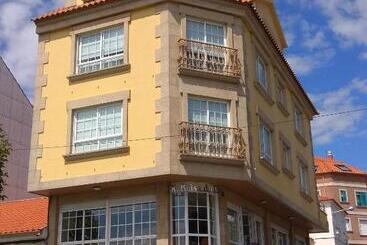 هتل Hostal Brisa Do Mar