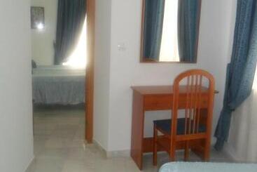 هتل Hostal Centro Sol