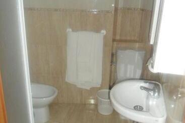 هتل Hostal Centro Sol