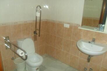 هتل Hostal Centro Sol