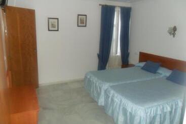 هتل Hostal Centro Sol