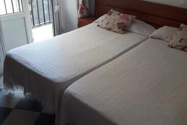 هتل Hostal Centro Sol