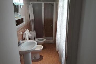هتل Hostal Centro Sol