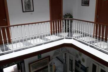 هتل Hostal Centro Sol