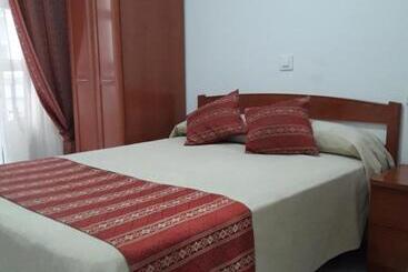 هتل Hostal Centro Sol