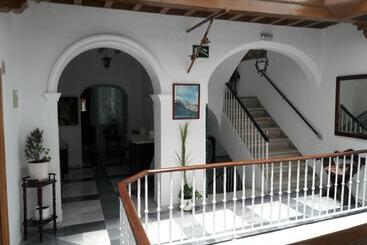 هتل Hostal Centro Sol