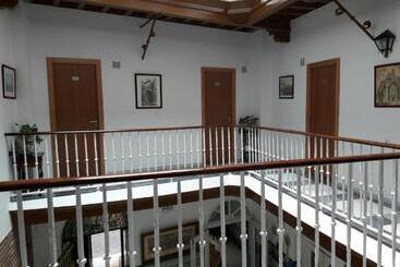 هتل Hostal Centro Sol