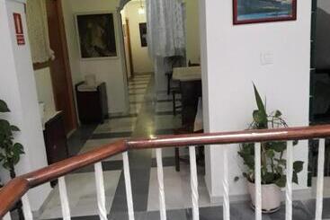 هتل Hostal Centro Sol