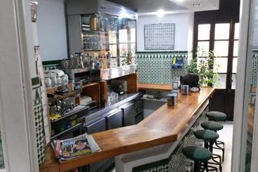 هتل Hostal Centro Sol