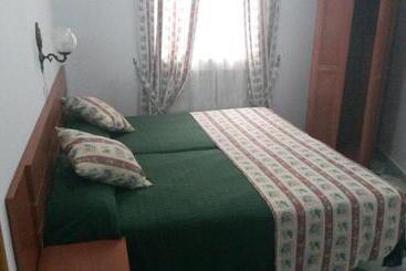 هتل Hostal Centro Sol