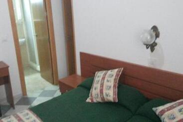 هتل Hostal Centro Sol