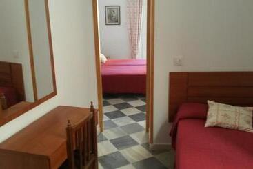 هتل Hostal Centro Sol